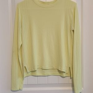 VGUC Lululemon Train to Be LS